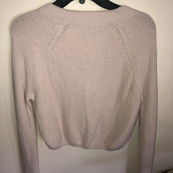 Kendall & Kylie Cropped Sweater - Picture 4 of 4